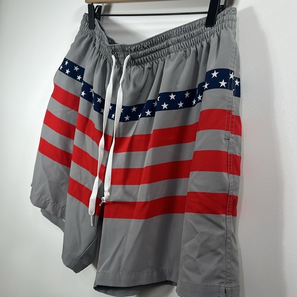 Chubbies Men’s Patriotic swim shorts size 2XL. 5.5 inch inseam - Picture 2 of 8
